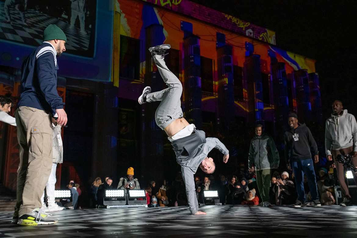Battle de danse hip-hop en direct lors de l'inauguration de Vitale le 16 décembre